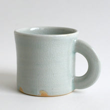 Load image into Gallery viewer, 白土マグカップ / 山田隆太郎