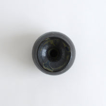 Load image into Gallery viewer, 鉄釉一輪挿し / 山田隆太郎