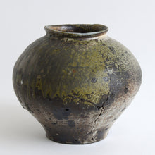 Load image into Gallery viewer, 灰被り粉引壺 / 山田隆太郎