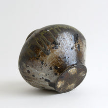 Load image into Gallery viewer, 灰被り粉引壺 / 山田隆太郎