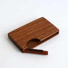 Load image into Gallery viewer, 名刺入れ(ウォルナット) / 中矢嘉貴