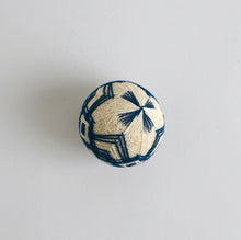 Load image into Gallery viewer, てまり小(かがり帯) / 倉敷てまり