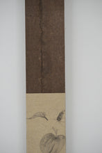 Load image into Gallery viewer, ドクダミ(和紙巻板軸) / 森夕香