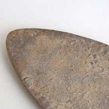 Load image into Gallery viewer, 一閑張盛器楕円/灰蒔地白 / TESUKI paper works