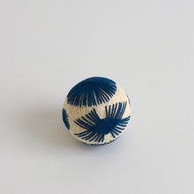 Load image into Gallery viewer, てまり小(リボン) / 倉敷てまり