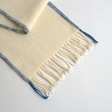 Load image into Gallery viewer, 和綿ストール(サイド藍) / 滝沢都