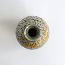画像をギャラリービューアに読み込む, 塩釉刷毛目瓶 / 後藤竜太