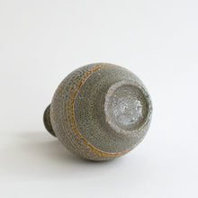 画像をギャラリービューアに読み込む, 塩釉刷毛目瓶 / 後藤竜太