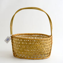 画像をギャラリービューアに読み込む, 長野県戸隠 / 根曲り竹 買物篭 中