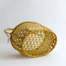 画像をギャラリービューアに読み込む, 長野県戸隠 / 根曲り竹 買物篭 中