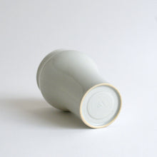 Load image into Gallery viewer, 白磁ビアカップ / 阿南維也