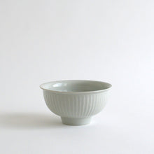 Load image into Gallery viewer, 白磁鎬飯碗(大) / 阿南維也