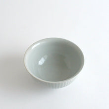 Load image into Gallery viewer, 白磁鎬飯碗(大) / 阿南維也