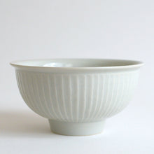 Load image into Gallery viewer, 白磁鎬飯碗(大) / 阿南維也