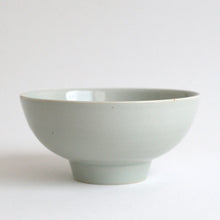 Load image into Gallery viewer, 青白磁飯碗(大) / 阿南維也