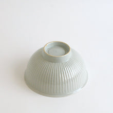 Load image into Gallery viewer, 白磁鎬麺鉢 / 阿南維也