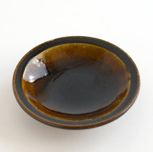 Load image into Gallery viewer, 飴釉取皿 / 佐藤大寿