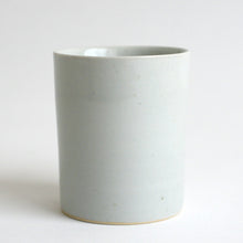 画像をギャラリービューアに読み込む, 白磁一輪挿し(筒) / 阿南維也