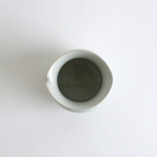 Load image into Gallery viewer, 白磁片口 / 阿南維也