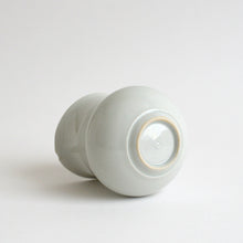 Load image into Gallery viewer, 白磁片口 / 阿南維也
