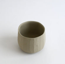 Load image into Gallery viewer, 白花茶碗 / 森本仁