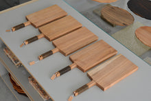 Load image into Gallery viewer, カッティングボード (小 ) / 藤崎均