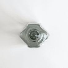 画像をギャラリービューアに読み込む, 栓付き角瓶 中 / 笹川健一