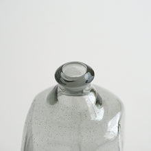 画像をギャラリービューアに読み込む, 栓付き角瓶 中 / 笹川健一