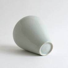 画像をギャラリービューアに読み込む, 白磁壺 / 阿南維也