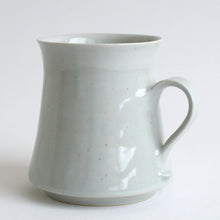 画像をギャラリービューアに読み込む, 白磁マグ / 阿南維也