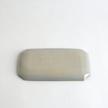 Load image into Gallery viewer, 白磁隅切長方皿 / 阿南維也
