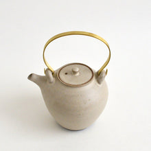 Load image into Gallery viewer, 土瓶(M;白) / 西村峰子