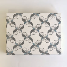 Load image into Gallery viewer, 和紙箱(大; フェイジョア; ブルー×グレー)/ 神山結子