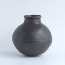 画像をギャラリービューアに読み込む, 炭化 壺 / 日高伸治
