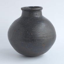 画像をギャラリービューアに読み込む, 炭化 壺 / 日高伸治