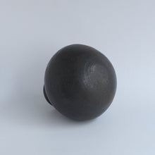 画像をギャラリービューアに読み込む, 炭化 壺 / 日高伸治