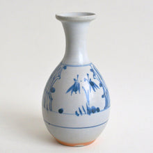 Load image into Gallery viewer, 染付瓶 / 豊増一雄