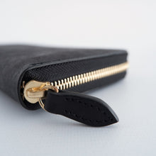画像をギャラリービューアに読み込む, ラウンドファスナー財布L(BK) / 小河眞平