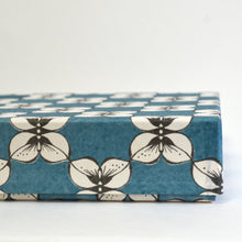 Load image into Gallery viewer, 和紙箱(大; フェイジョア; ブルー)/ 神山結子