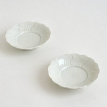 画像をギャラリービューアに読み込む, 白磁芙蓉小皿 / 阿部春弥(三窯)