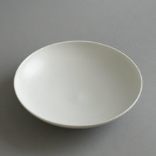 画像をギャラリービューアに読み込む, 浅鉢(白) / 高久敏士