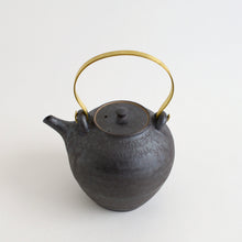 Load image into Gallery viewer, 土瓶(L,黒) / 西村峰子