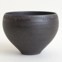 Load image into Gallery viewer, 汲出(黒) / 西村峰子