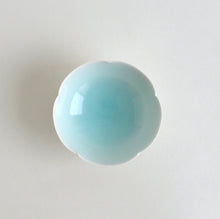 画像をギャラリービューアに読み込む, 青白磁輪花杯 / 村田匠也