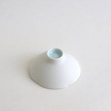 画像をギャラリービューアに読み込む, 青白磁輪花杯 / 村田匠也