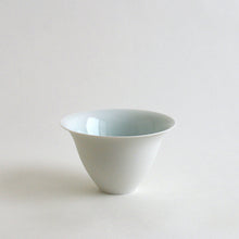 Load image into Gallery viewer, 青白磁反り鉢 / 村田匠也
