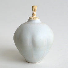 画像をギャラリービューアに読み込む, 桃白磁振り出し / 村田匠也