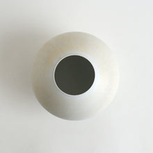 画像をギャラリービューアに読み込む, 桃白磁窯変花器 / 村田匠也