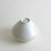 画像をギャラリービューアに読み込む, 桃白磁窯変花器 / 村田匠也