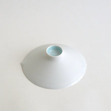 画像をギャラリービューアに読み込む, 青白磁小向付 / 村田匠也